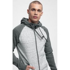 Bluza męska BLM304 - ciemny szary melanż. Bluzy z kapturem marki 4F. W wyprzedaży za 99.99 zł.