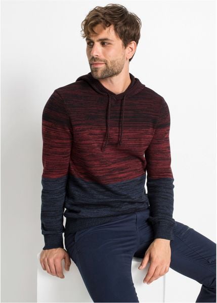 Sweter z cienkiej dzianiny z kapturem. Czerwone swetry nierozpinane bonprix, l, bez wzorów, z dzianiny, bez kołnierzyka, bez ramiączek. Za 122.99 zł.