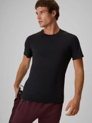 4F Koszulka sportowa w kolorze czarnym rozmiar: M. Czarne t-shirty sportowe 4F, bez wzorów, z materiału, bez ramiączek, outdoorowe. Za 104.95 zł.