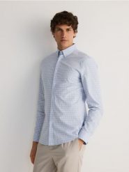 Koszula slim fit w kratę - jasnoniebieski. Niebieskie koszule Reserved, l, bez wzorów, z bawełny, bez kołnierzyka, bez ramiączek. W wyprzedaży za 139.99 zł.