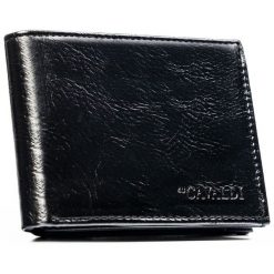 Czarny portfel męski ze skóry ekologicznej bez zapięcia zewnętrznego - 4U Cavaldi. Czarne portfele 4U Cavaldi, bez wzorów, ze skóry ekologicznej. Za 24.99 zł.