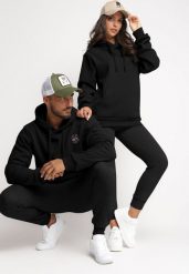 Czarna Bluza z Kapturem i Haftem Usja. Czarne bluzy Born2be, l, bez wzorów, z kapturem. W wyprzedaży za 67.99 zł.