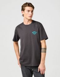 MESKA KOSZULKA WRANGLER SMALL LOGO TEE FADED BLACK 112362800. Czarne t-shirty Wrangler, xl, bez wzorów, bez kołnierzyka, bez ramiączek. Za 79.99 zł.
