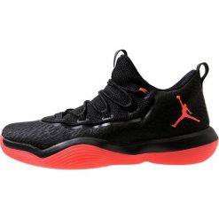 Jordan LUNAR SUPER.FLY LOW Obuwie do koszykówki black/infrared. Buty treningowe marki Jordan. W wyprzedaży za 471.20 zł.