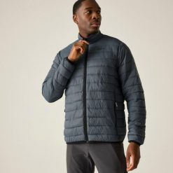 Męska pikowana kurtka Hillpack. Niebieskie kurtki Regatta, na wiosnę, m, bez wzorów, z poliamidu, bez kaptura. W wyprzedaży za 271.50 zł.