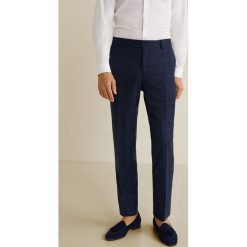 Mango Man - Spodnie Brasilia. Spodnie materiałowe marki Mango Man. Za 199.90 zł.