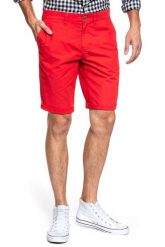 SPODENKI MUSTANG Classic Chino Short Flame Scarlet 1009613 7130. Czerwone szorty Mustang, m, bez wzorów, z materiału. W wyprzedaży za 79.99 zł.
