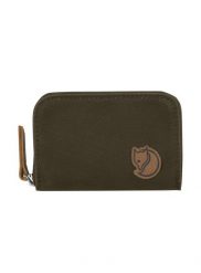 Portfel Fjallraven Zip Card Holder - dark olive. Zielone portfele Fjällräven, bez wzorów, z materiału. Za 114.39 zł.