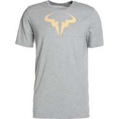 Nike Performance RAFAEL NADAL TEE Tshirt z nadrukiem dark grey heather/black/black. T-shirty marki Nike Performance, z nadrukiem, z bawełny. W wyprzedaży za 125.10 zł.