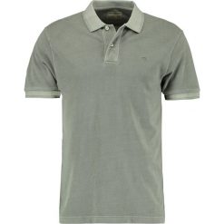 DOCKERS GARMENT DYE FITTED Koszulka polo agave green. Koszulki polo marki DOCKERS, z bawełny, polo. Za 249.00 zł.
