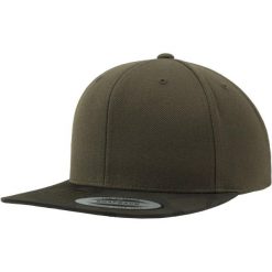 Czapka Z Daszkiem W Kamuflażu. Czarne czapki z daszkiem FLEXFIT, bez wzorów. Za 139.99 zł.