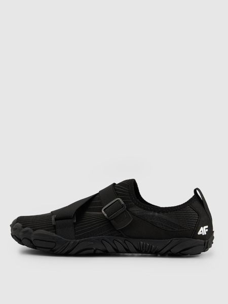 4F Buty do wody BALTROCK męskie - czarne 40. Czarne buty turystyczne 4F, na lato, bez wzorów, z gumy, bez zapięcia, do pływania. Za 119.99 zł.