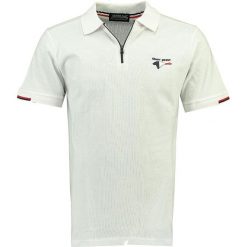 Koszulka polo w kolorze białym. Koszulki polo sportowe marki Stone Goose. W wyprzedaży za 98.95 zł.