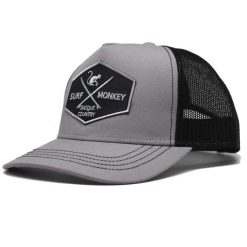 Czapka Trucker - 5 Paneli / Dorośli / Jeden rozmiar (Jasnoszary/Czarny). Szare czapki z daszkiem SURF MONKEY, bez wzorów. Za 159.95 zł.