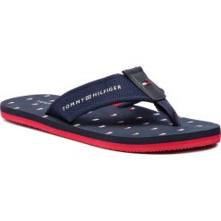 Japonki TOMMY HILFIGER - Mini Flag Footbed Beach Sandal FM0FM01930 Midnight 403. Japonki marki QUECHUA. Za 159.00 zł.