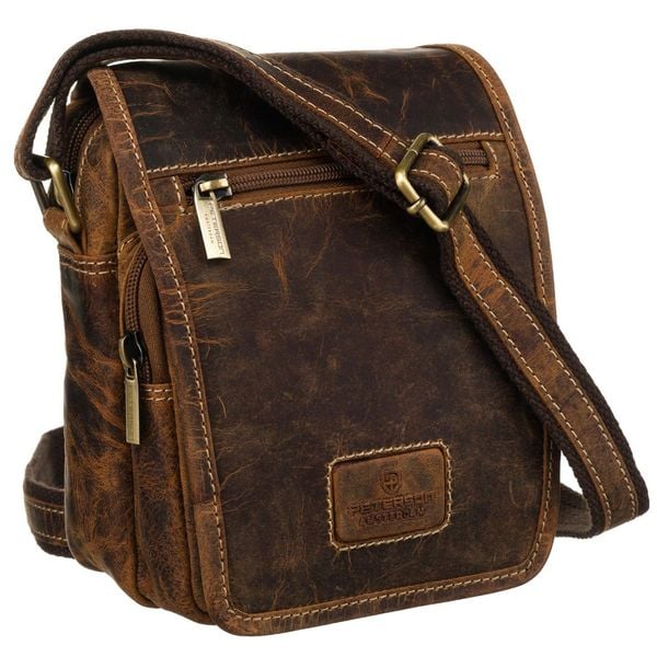 Mała skórzana torba męska na ramię z kieszonką - Peterson. Torby na ramię Peterson, bez wzorów, na ramię, małe, bez dodatków. Za 179.99 zł.