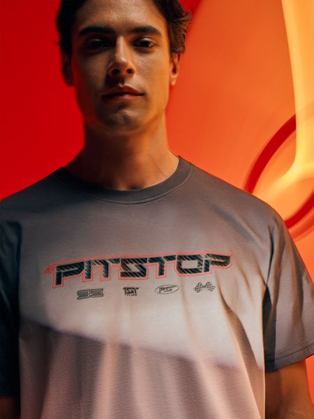 4F T-shirt regular z nadrukiem męski - biały M. Białe t-shirty 4F, m, bez wzorów, z bawełny, bez kołnierzyka, bez ramiączek. Za 89.99 zł.
