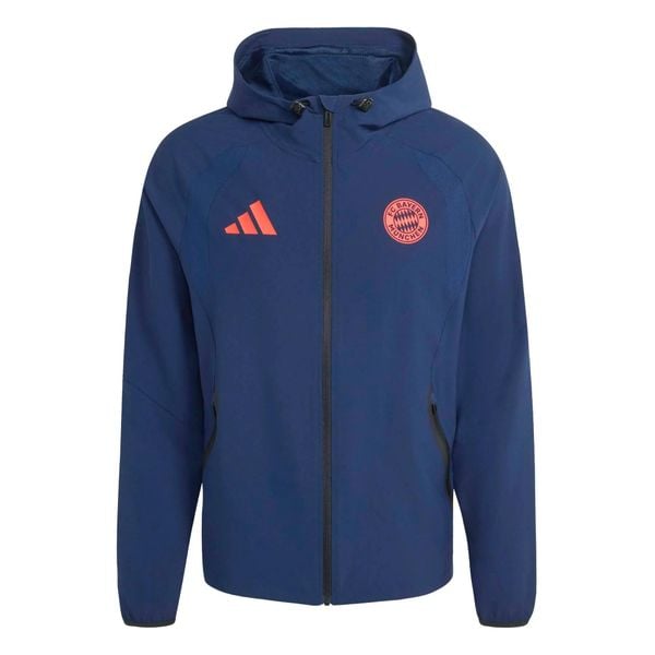 Kurtka przeciwdeszczowa Bayern Monachium Tiro 2026/27. Czerwone kurtki Adidas, s, bez wzorów, z materiału, z kapturem. Za 388.00 zł.