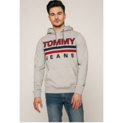 Tommy Jeans - Bluza. Bluzy z kapturem marki Tommy Jeans. W wyprzedaży za 249.90 zł.