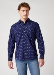 MĘSKA KOSZULA MATERIAŁOWA WRANGLER LS 1PKT SHIRT INDIGO W5D0N4452 112130102. Niebieskie koszule Wrangler, m, bez wzorów, z materiału, bez kołnierzyka, bez ramiączek. Za 129.99 zł.