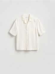 Koszula comfort fit z lyocellu - biały. Białe koszule Reserved, l, bez wzorów, z lyocellu, bez kołnierzyka, bez ramiączek. Za 129.99 zł.