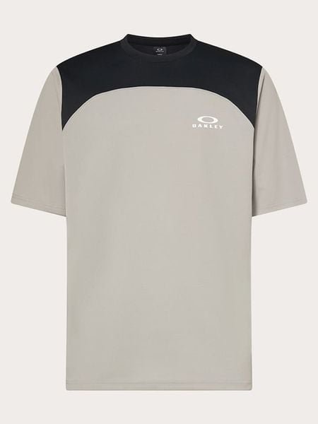 Oakley Koszulka kolarska "Free Ride" w kolorze szarym rozmiar: M. Szare t-shirty sportowe Oakley, bez wzorów, z materiału, bez ramiączek, rowerowe. Za 118.28 zł.