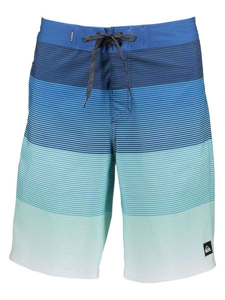 Quiksilver Szorty kąpielowe "Surfsilk Massive" w kolorze niebieskim rozmiar: 38. Niebieskie kąpielówki Quiksilver, bez wzorów. Za 133.60 zł.