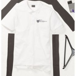 Shirt polo z nadrukiem Slim Fit bonprix biały. Koszulki polo marki bonprix. Za 44.99 zł.