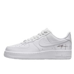 Buty do chodzenia męskie Nike Air Force 1 07. Białe buty sportowe casual Nike, bez wzorów, z materiału, bez zapięcia, nike air force. Za 681.00 zł.