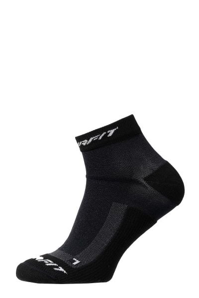 Skarpety do biegania męskie Dynafit Vertical Mesh Footie. Czarne skarpety Dynafit, bez wzorów, z meshu. Za 90.75 zł.