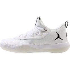 Jordan LUNAR SUPER.FLY LOW Obuwie do koszykówki white/black. Buty do koszykówki marki Jordan. W wyprzedaży za 471.20 zł.