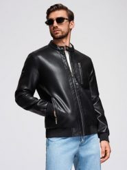 Męska kurtka z imitacji skóry ze stójką - czarna V2 - Rozmiar: S. Czarne kurtki Ombre Clothing, l, bez wzorów, z materiału, bez kaptura. Za 399.99 zł.