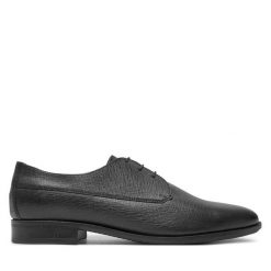 Półbuty BOSS. Czarne eleganckie półbuty Boss, bez wzorów, bez obcasa, bez zapięcia. Za 589.99 zł.