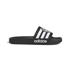 Klapki Bayern Monachium Shower. Białe klapki Adidas, z materiału. Za 118.99 zł.
