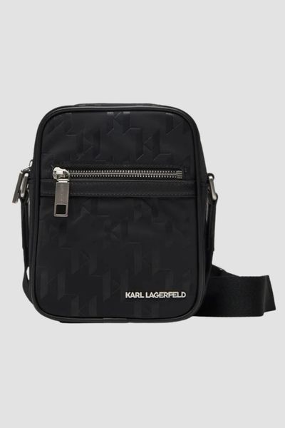 KARL LAGERFELD Czarna męska saszetka z monogramem. Czarne torby na ramię KARL LAGERFELD, bez wzorów, z materiału, małe, bez dodatków. W wyprzedaży za 549.99 zł.
