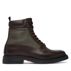 Trzewiki Tommy Hilfiger. Brązowe botki sznurowane Tommy Hilfiger, bez wzorów, bez obcasa, bez zapięcia. Za 799.99 zł.