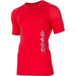 Koszulka baselayer 4FPro TSMF401 - czerwony allover. Bielizna termoaktywna marki 4F. W wyprzedaży za 59.99 zł.