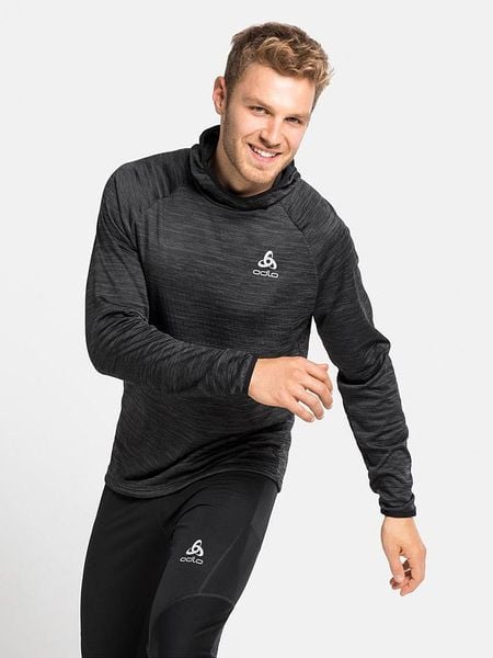 Odlo Bluza funkcyjna "Essential" w kolorze czarnym rozmiar: M. Czarne t-shirty sportowe ODLO, bez wzorów, z materiału, bez ramiączek, outdoorowe. Za 158.84 zł.