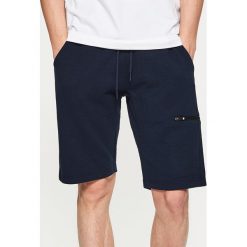 Dresowe szorty z zamkiem - Granatowy. Szorty marki Cropp. W wyprzedaży za 39.99 zł.