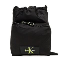 Saszetka Calvin Klein. Czarne saszetki i nerki CALVIN KLEIN, bez wzorów. Za 299.99 zł.
