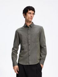 Bawełniana koszula regular fit - zielony. Zielone koszule Reserved, l, bez wzorów, z bawełny, bez kołnierzyka, bez ramiączek. Za 139.99 zł.