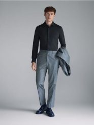Koszula slim fit - czarny. Czarne koszule Reserved, l, bez wzorów, z dzianiny, bez kołnierzyka, bez ramiączek. Za 129.99 zł.