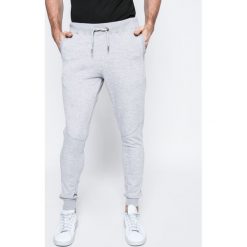 Blend - Spodnie. Spodnie materiałowe Blend. W wyprzedaży za 69.90 zł.
