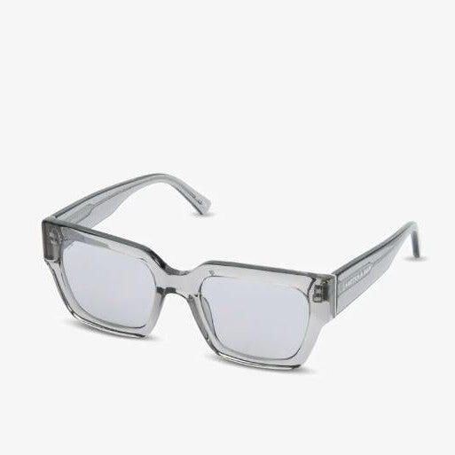 Okulary Kapten & Son Seville Trasp Szare. Szare okulary przeciwsłoneczne KAPTEN & SON. Za 507.56 zł.