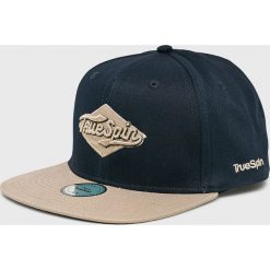 True Spin - Czapka. Czapki z daszkiem marki True Spin. W wyprzedaży za 29.90 zł.