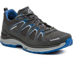 Trekkingi LOWA - Innox Evo Gtx Lo GORE-TEX 310611 Asphalt/Blue 9340. Szare trekkingi Lowa, bez wzorów, z gore-texu, bez zapięcia. W wyprzedaży za 479.00 zł.