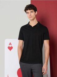 Koszulka polo - czarny. Czarne koszulki polo sportowe Sinsay, l, bez wzorów, bez kołnierzyka, bez ramiączek. Za 19.99 zł.