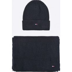 Hilfiger Denim - Czapka i szalik. Czapki zimowe marki Hilfiger Denim. W wyprzedaży za 259.90 zł.