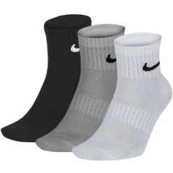 Skarpety Nike Everyday Lightweight Ankle 3 pary. Czarne skarpety Nike, bez wzorów, z bawełny. Za 63.99 zł.
