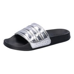 Klapki męskie basenowe Adidas ADILETTE. Czarne klapki Adidas, z materiału. Za 108.99 zł.